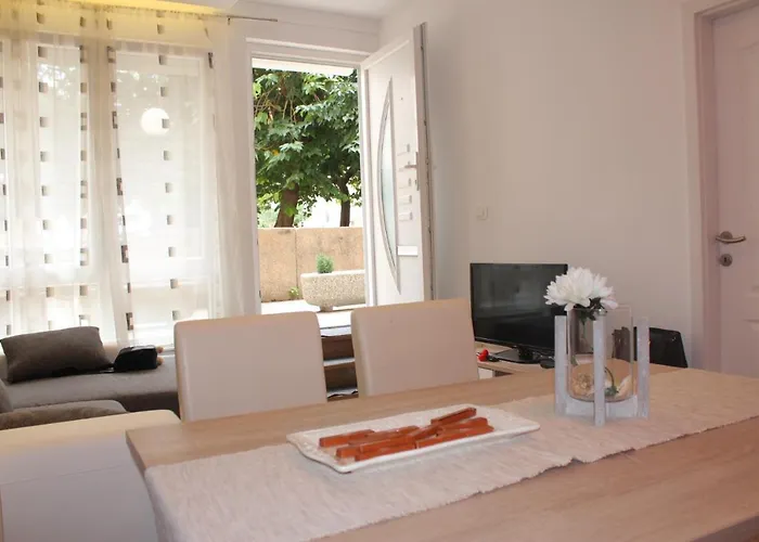 One Bedroom With Wifi Split